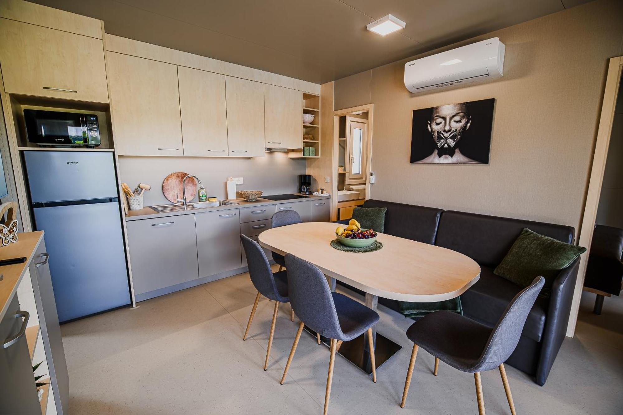 Deluxe Lake View Mobile Homes With Thermal Riviera Tickets Catez ob Savi Eksteriør billede