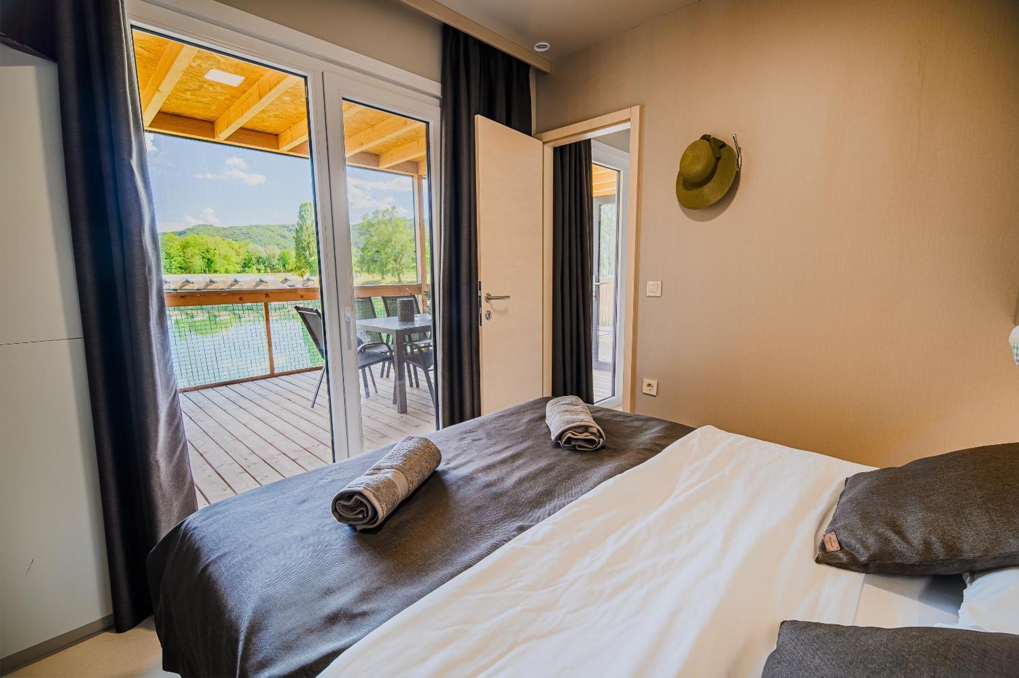 Deluxe Lake View Mobile Homes With Thermal Riviera Tickets Catez ob Savi Eksteriør billede