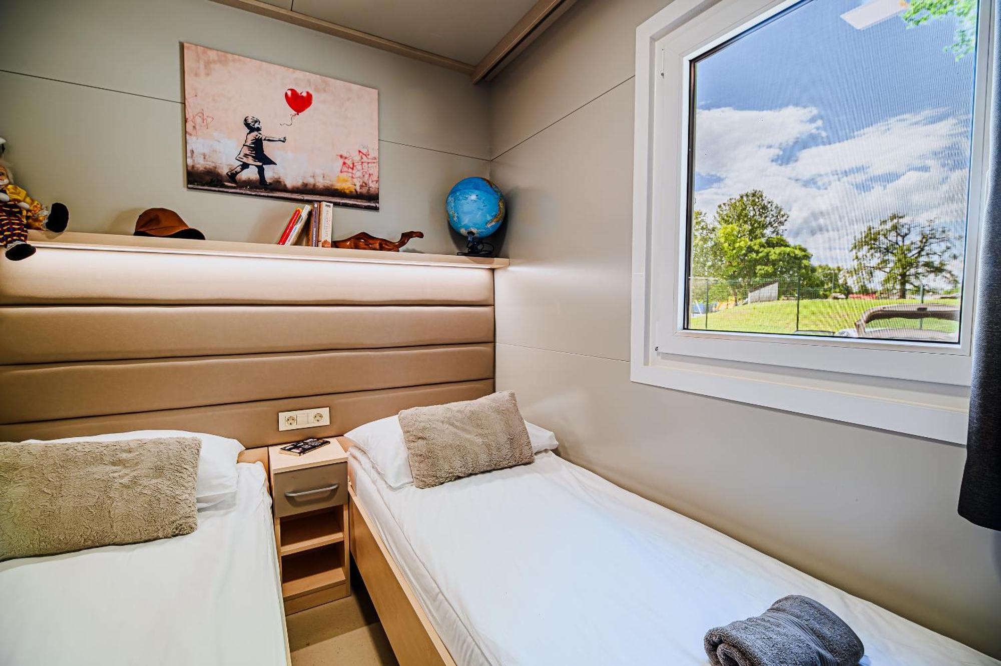 Deluxe Lake View Mobile Homes With Thermal Riviera Tickets Catez ob Savi Eksteriør billede